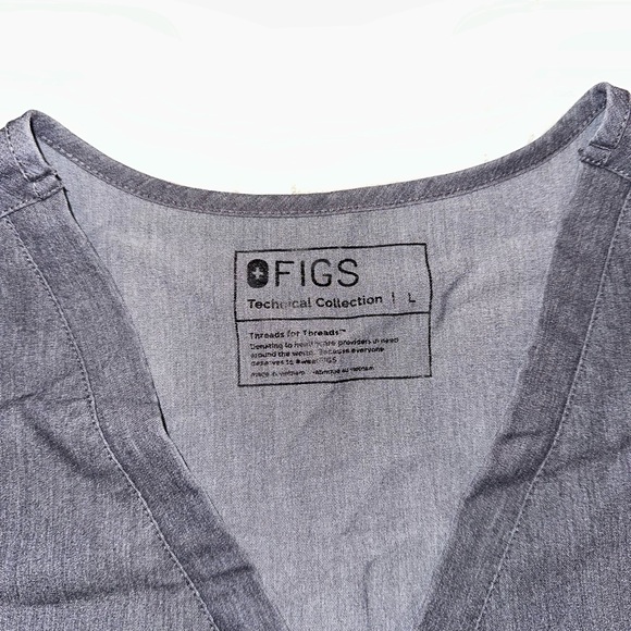 Figs Graphite V-Neck Scrub Top - Picture 2 of 2